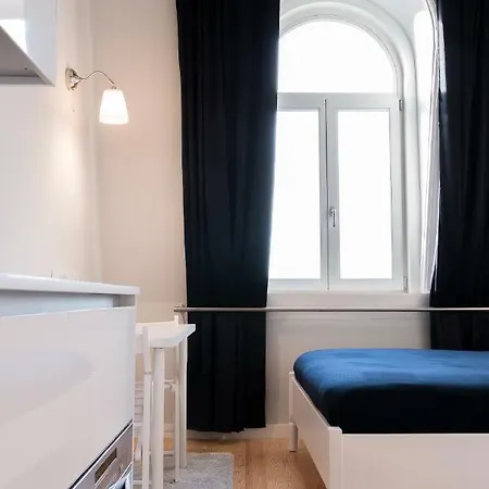 Small Studio With A/c In Historical Renovated Building Apartment