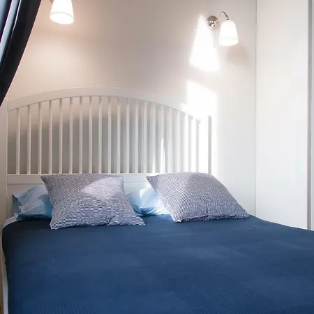 Small Studio With A/c In Historical Renovated Building 波尔图